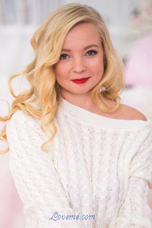 188204 - Alevtina Age: 30 - Russia