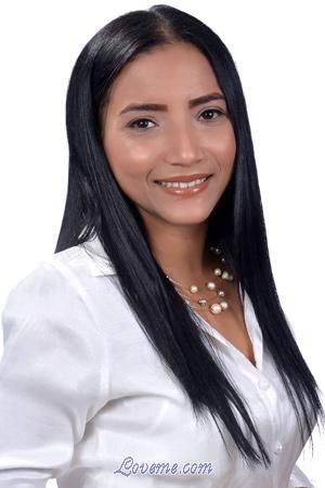 194826 - Raquel Age: 40 - Colombia